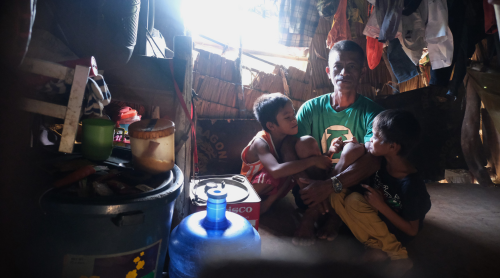 A Solo Father’s Dedication Amidst El Nino Challenges